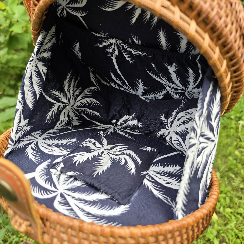 Round Rattan Crossbody Purse - Picture 4 of 5